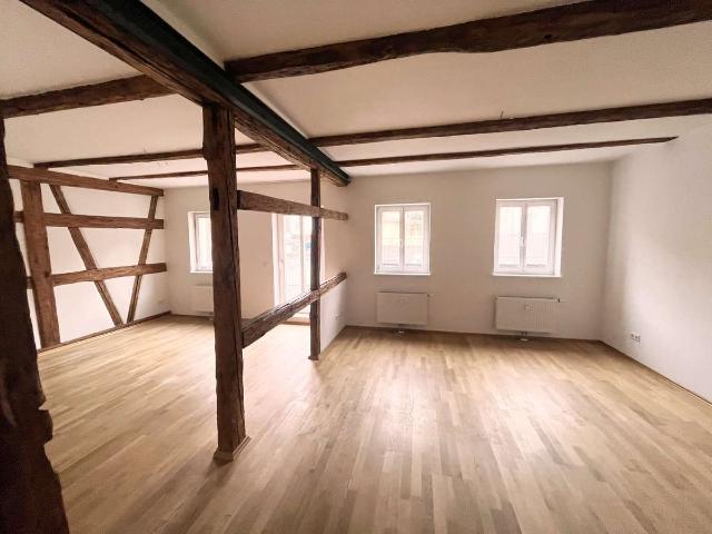 Exklusive 4,5 Zi Wohnung als eigene Hauseinheit mit sonnigem Balkon für gehobene Wohnansprüche
