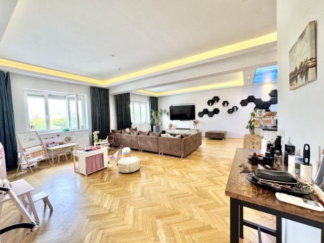 Exklusive 4,5 Zimmer Wohnung mit 156 m² Wohnfläche, Garten, Terrasse, Garage und hochwertiger Ausstattung