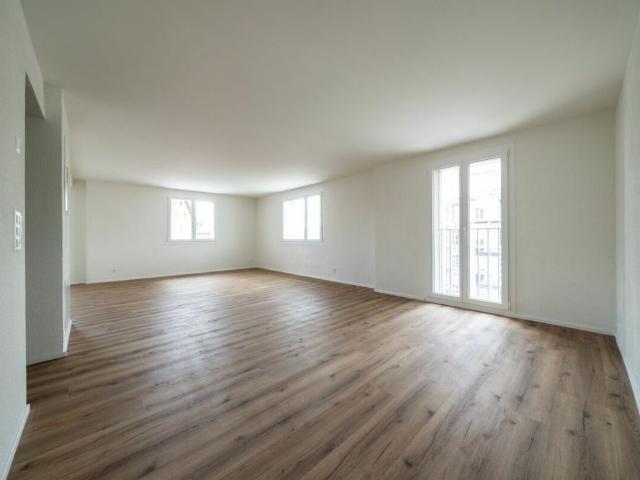 Exklusive 4.5 Zimmer Attikawohnung mit ca. 163 m² Sonnenterrasse Erstbezug im Neubau