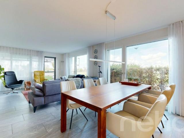 Exklusive 4.5 Zimmer Gartenwohnung mit Seesicht und Top Ausstattung