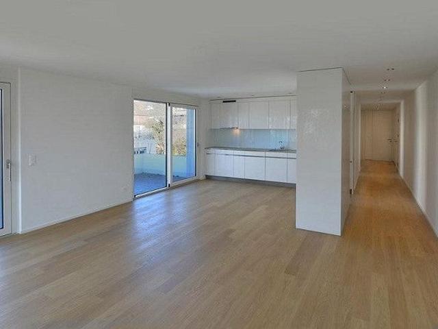 Exklusive 4.5 Zimmerwohnung an bester Wohnlage