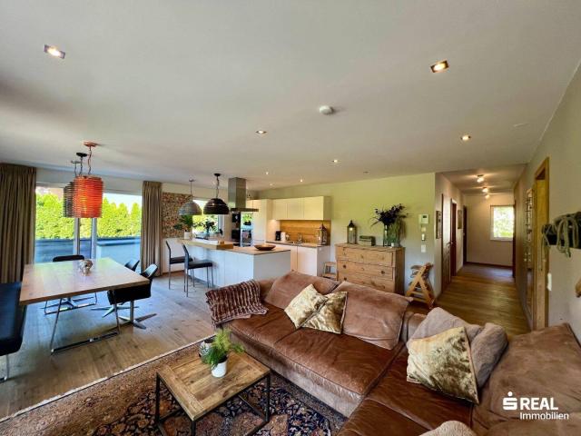 Exklusive 4,5 Zi Gartenwohnung mit Terrasse & 2 Garagenplätze in Kirchberg