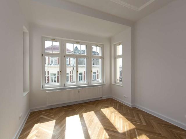 Exklusive 4 Zimmerwohnung mit Balkon und eigenem Garten in Gohlis!