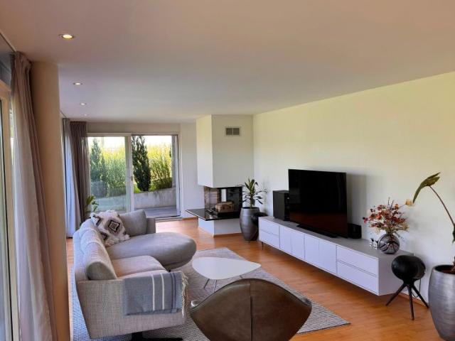 Exklusive 4½ Zimmer Gartenwohnung in Küsnacht