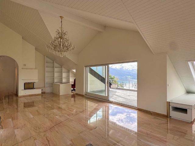 Exklusive 4½ Zimmer Dachwohnung mit 185m2 Wohnfläche
