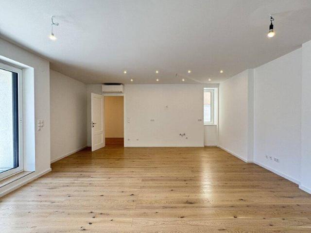 Exklusive 4 Zimmer DG Wohnung – in einer der begehrtesten Lagen des 2. Bezirks