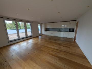 Exklusive 4 Zimmer Neubauwohnung mit großer Sonnenterrasse und Tiefgarage