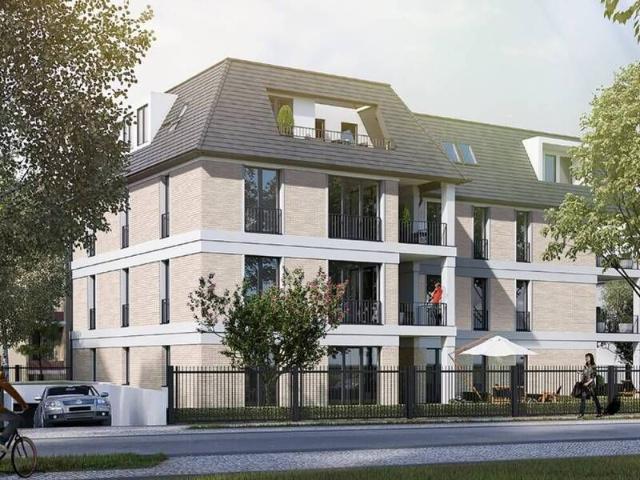 Exklusive 4 Zimmer Wohnung mit 2 Balkonen im 1. OG