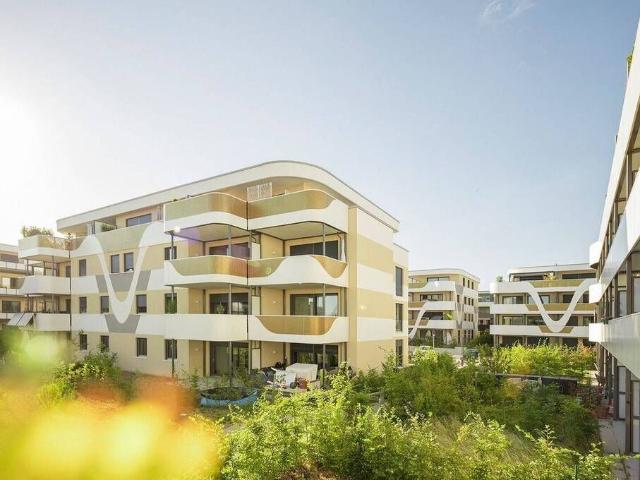 Exklusive 4 Zimmer Wohnung mit Balkon, Aufzug und Tiefgarage
