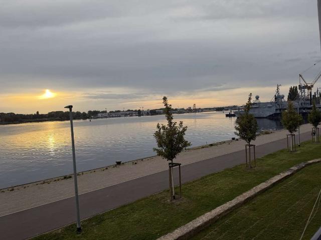 Exklusive 4 Zimmer Wohnung mit direktem Warnowblick in Rostock Gehlsdorf