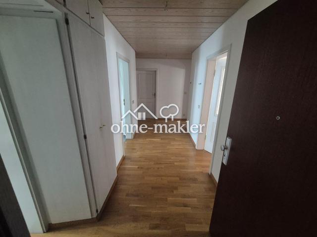 Exklusive 4 Zimmer Wohnung mit EBK und Stellplatz in Stuttgart
