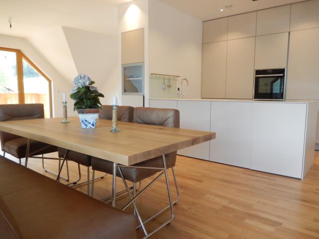 Exklusive 4 Zimmer Wohnung mit Seeblick