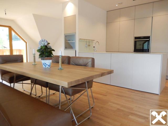 Exklusive 4 Zimmer Wohnung mit Seeblick