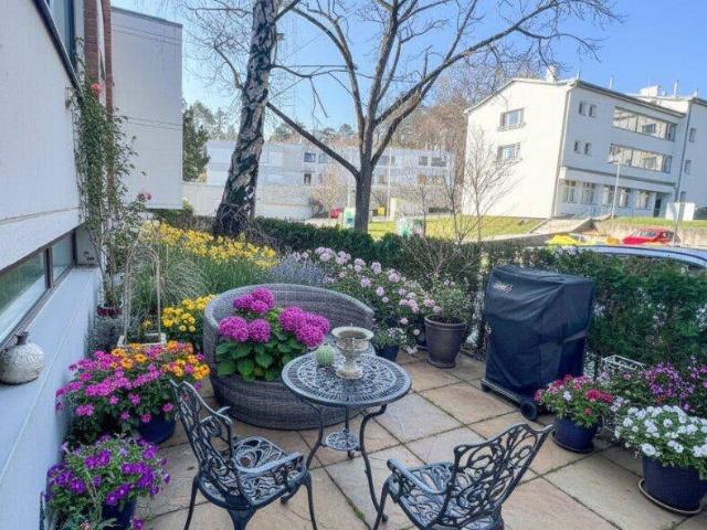 Exklusive 4 Zimmer Wohnung mit Townhouse Charakter und Privatgarten in Mauer