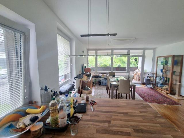 Exklusive 4 Zimmer Terrassenwohnung mit Wellnessbereich, Pool & Stellplatz in bester Grünlage von Mödling