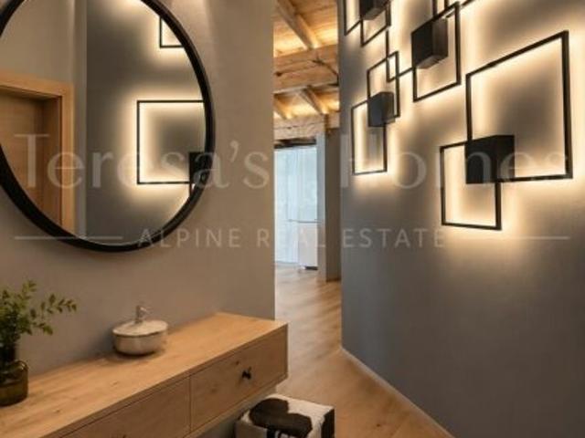 Exklusive 5.5 Zimmer Dachgeschosswohnung im Zentrum von Klosters
