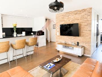 Exklusive 5.5 Zimmer Maisonette mit Designküche, Loggia und Minergie Standard