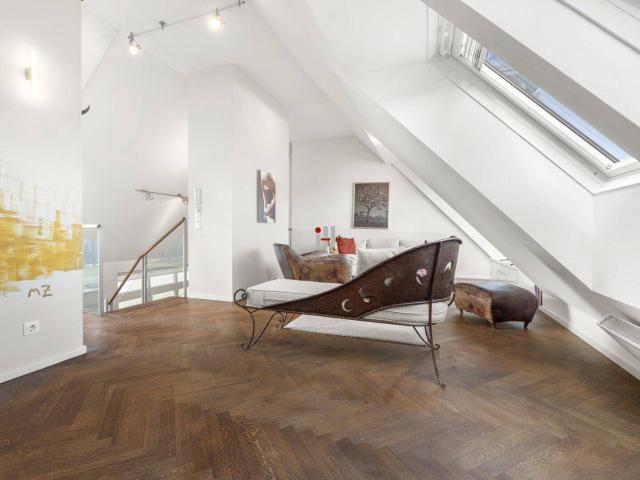 Exklusive 5 Zi Dachgeschosswohnung mit Terrasse & 2 Bädern im 1020 Wien – neuwertig!