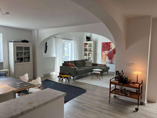 Exklusive 5 Zimmer Maisonette Wohnung mit Kamin und Balkon