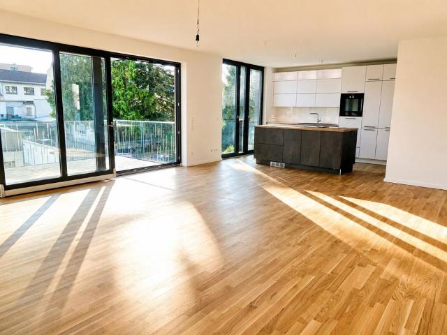 Exklusive 5 Zimmer Wohnung mit Balkon in Oberursel Taunus