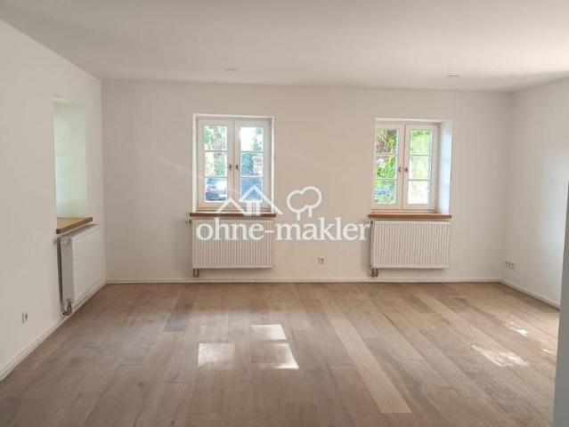 Exklusive 5 Zimmer Wohnung mit wunderschönem Kellergewölbe in historischem Dreiseithof in Gilching