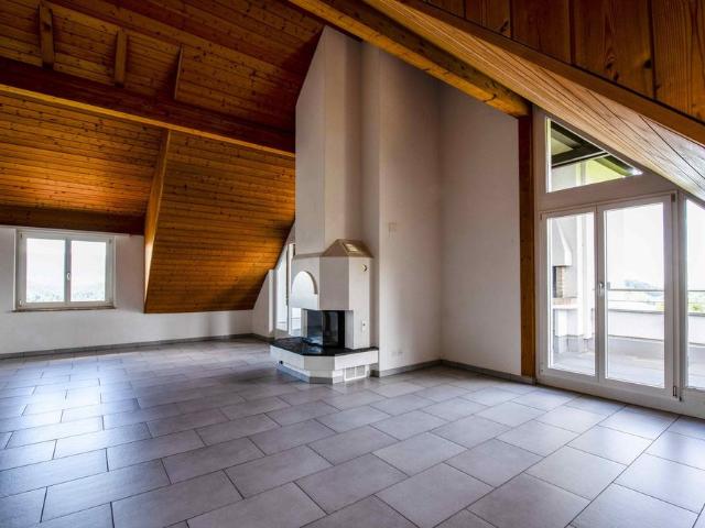 Exklusive 6.5 Zimmer Dachwohnung mit traumhafter Aussicht im Hirzel