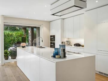Exklusive 6.5 Zimmer Gartenwohnung mit Sauna
