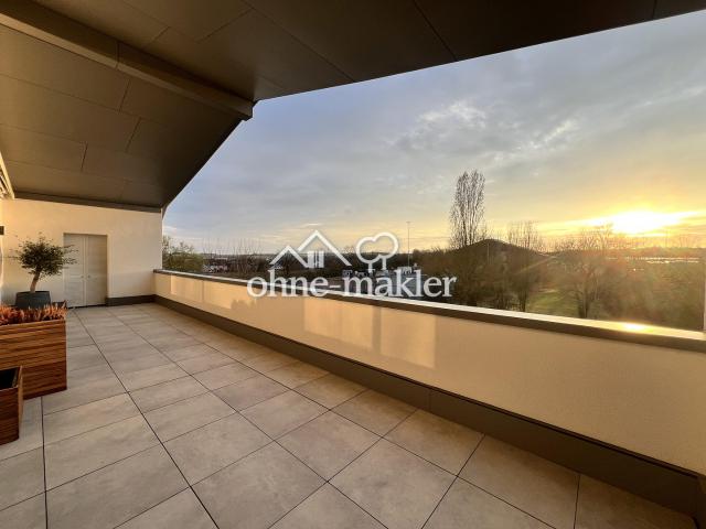 Neuwertige 6 Zimmerwohnung mit einer Master Suite, Kühloption und zwei großen Dachterrassen