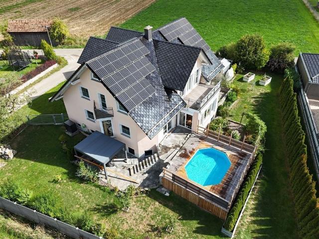 Exklusive A+ Traumvilla mit Pool