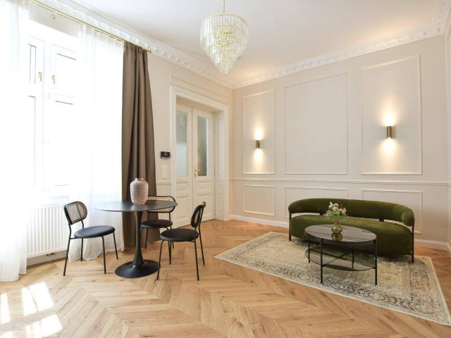 EXKLUSIVE ALTBAUWOHNUNG IN BESTLAGE – 1090 WIEN, GLASERGASSE