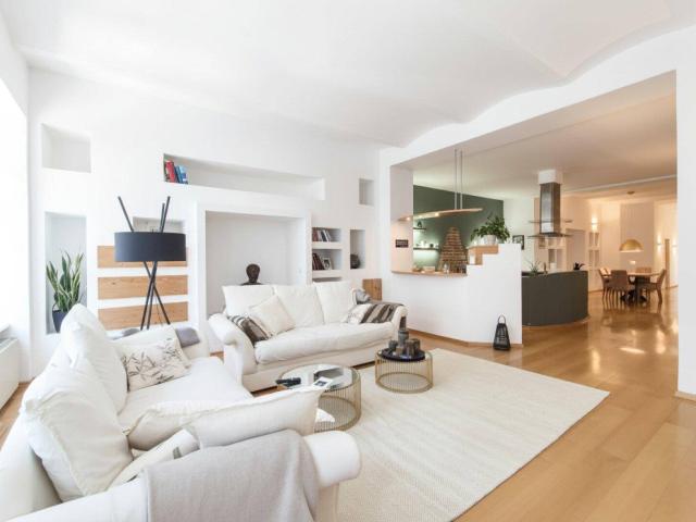 Exklusive Altbauwohnung mit 159 m² 3 Zimmer, Ankleide, uvm – Extravagantes Wohnen mit Lift direkt in die Wohnung Gemeinschaftliche Dachterrasse