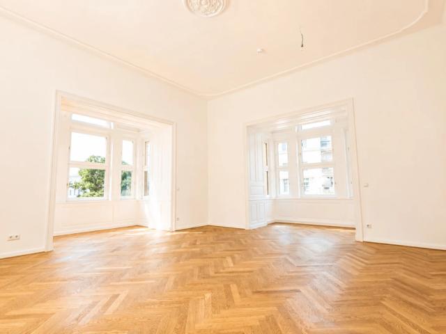 Exklusive Altbauwohnung mit drei Schlafzimmern und repräsentativem Wohnbereich im 1. Bezirk