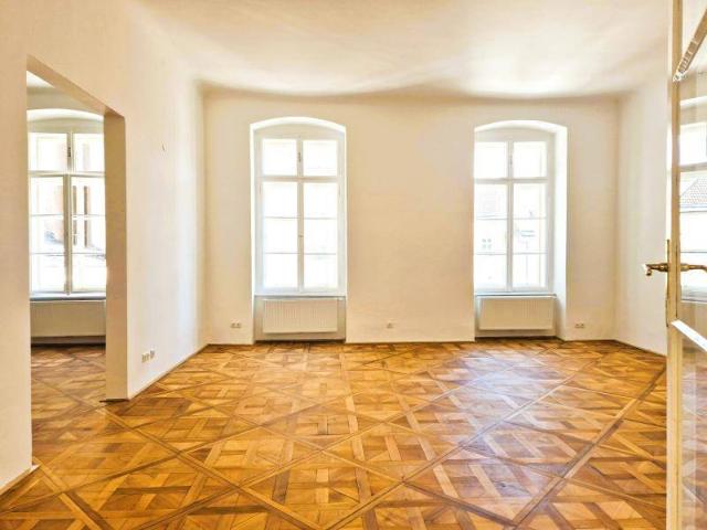 Exklusive Altbauwohnung Richtung Linzer Promenade 129,86 m² im denkmalgeschützten Stadthaus!