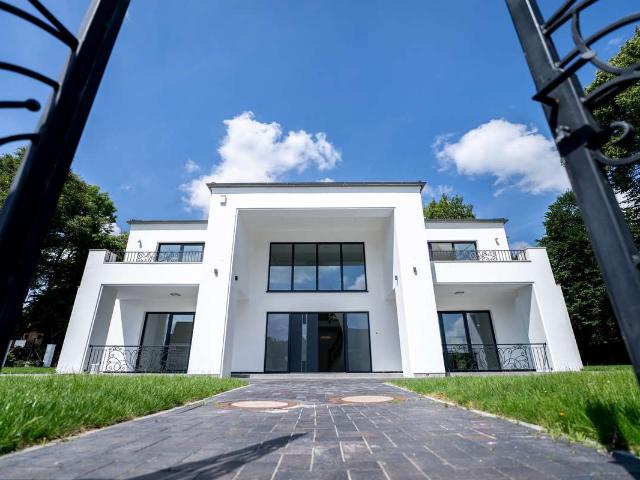 Exklusive Architektenvilla | 488 m² | 1.555 m² Grundstück | provisionsfrei