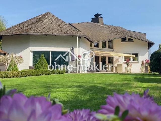 Exklusive Architektenvilla mit Indoor Pool in Großburgwedel bei Hannover