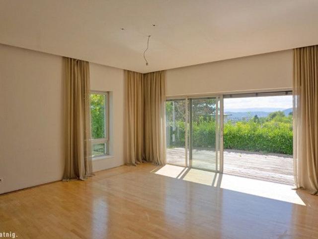 Exklusive Architektenvilla mit Pool & Wellness in privilegierter Aussichtslage von Graz Waltendorf!