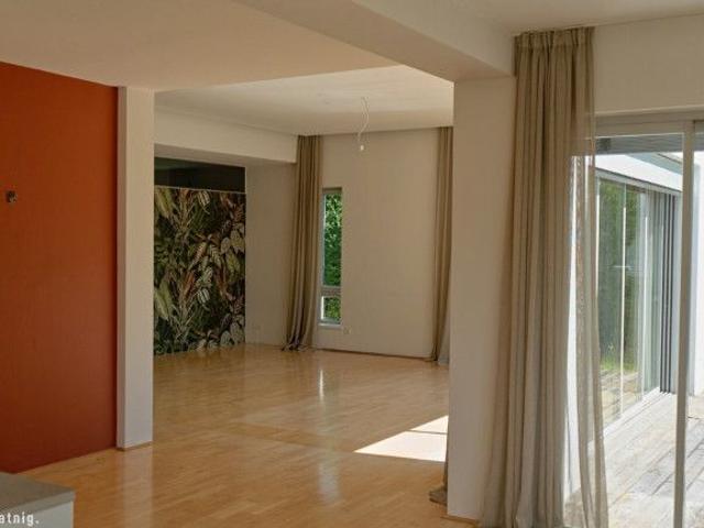 Exklusive Architektenvilla mit Pool & Wellness in privilegierter Aussichtslage von Graz Waltendorf!