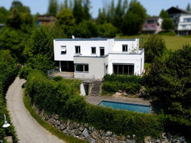 Exklusive Architektenvilla mit Pool & Wellness in privilegierter Aussichtslage von Graz Waltendorf!