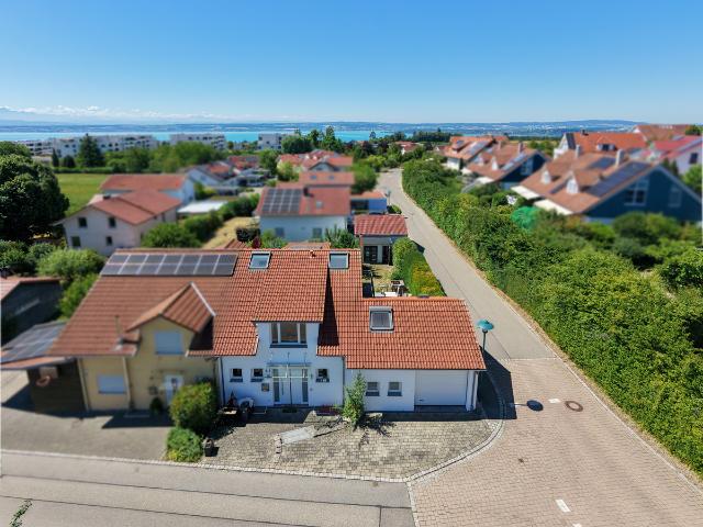 Wohnen mit viel Raum & Privatsphäre – Architekten DHH in Höhenlage