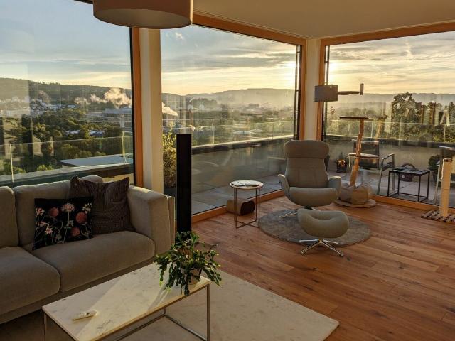 Exklusive Attikawohnung mit Panoramablick auf die Stadt! 189 M2