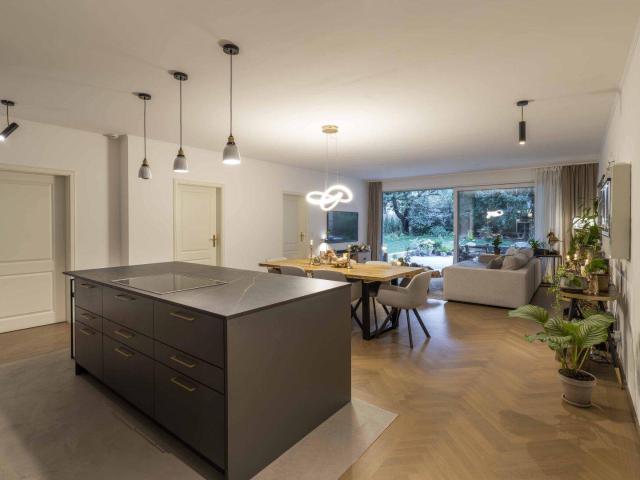 Exklusive barrierefreie Gartenwohnung mit ca. 400 m² Garten in absoluter Ruhelage