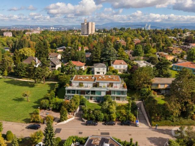 Exklusive Gartenwohnung an bester Lage in Bottmingen!