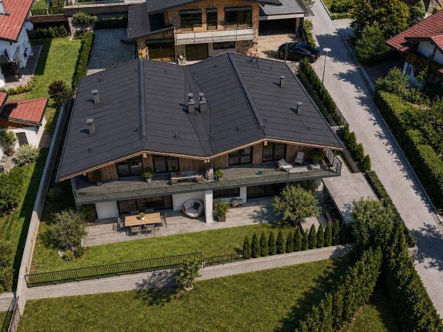 Exklusive Doppelhaushälfte im Grenzbereich zu Bayern