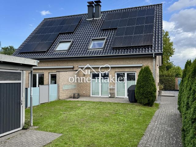 Exklusive Doppelhaushälfte KfW 40 mit Photovoltaik