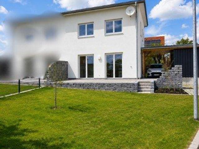 Exklusive Doppelhaushälfte mit 411qm Grundstück in Kanzach