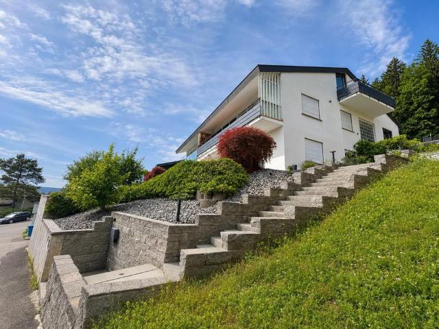 Exklusive Doppelhaushälfte mit ELW und Weitblick über Tuttlingen