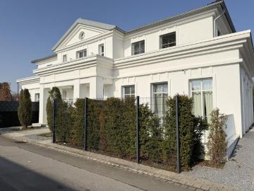 Exklusive Doppelhaushälfte mit luxuriöser Ausstattung, Einbauküche und eigenem Garten!
