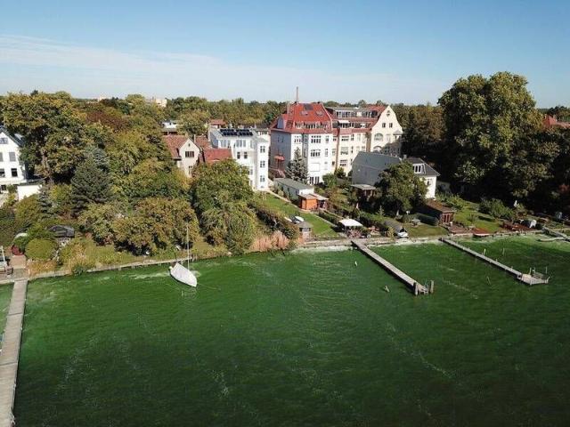 Exklusive Dachgeschosswohnung im Vierfamilienhaus direkt am Großen Müggelsee
