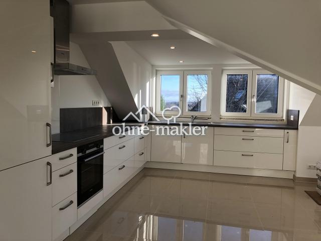 Exklusive Dachgeschosswohnung mit 2 Zimmern sowie Loggia in bevorzugter Lage von Plön