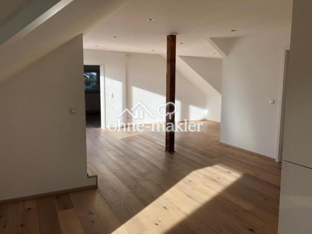 Exklusive Dachgeschosswohnung mit 2 Zimmern sowie Loggia in bevorzugter Lage von Plön